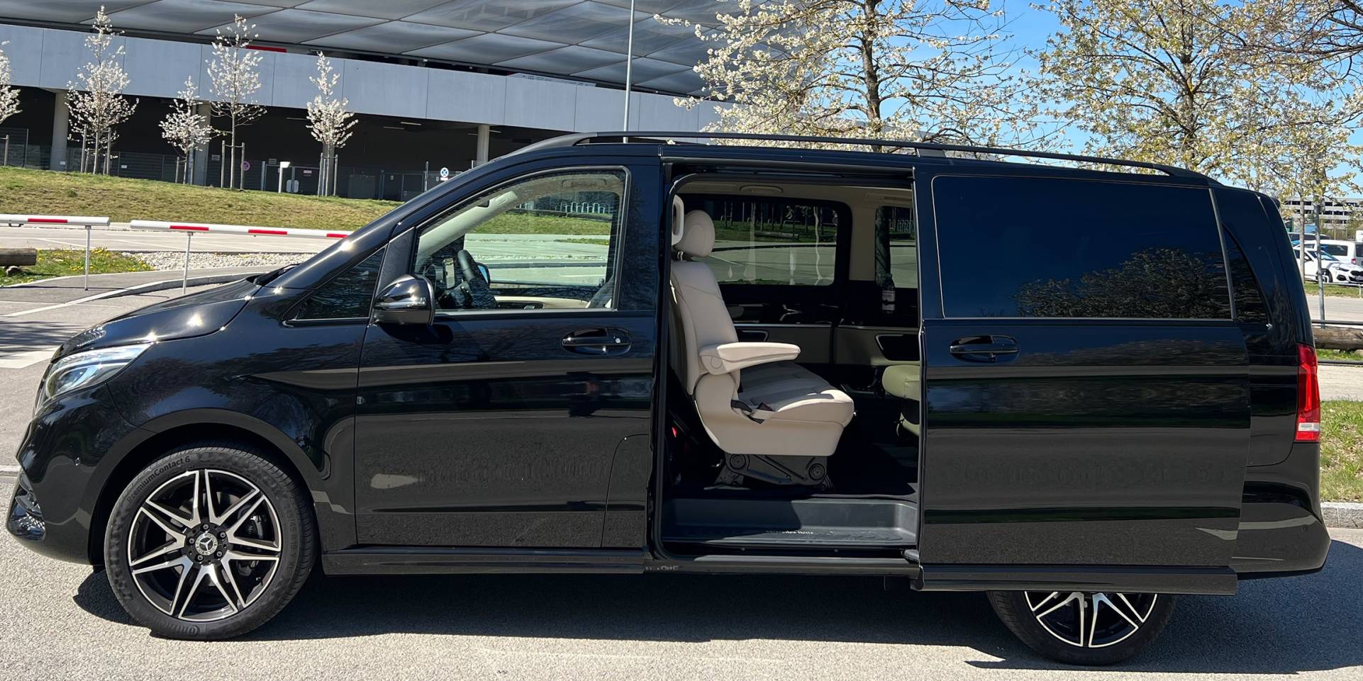 Chauffeurdienst mit Exklusiven Minibussen